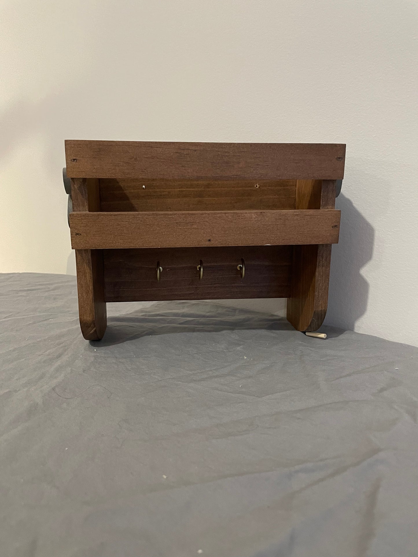 Paw Print Leash Shelf